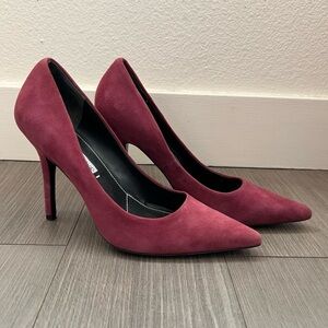 00s Charles David Plum Pointed Toe Suede Heels Leather Sole Size 6